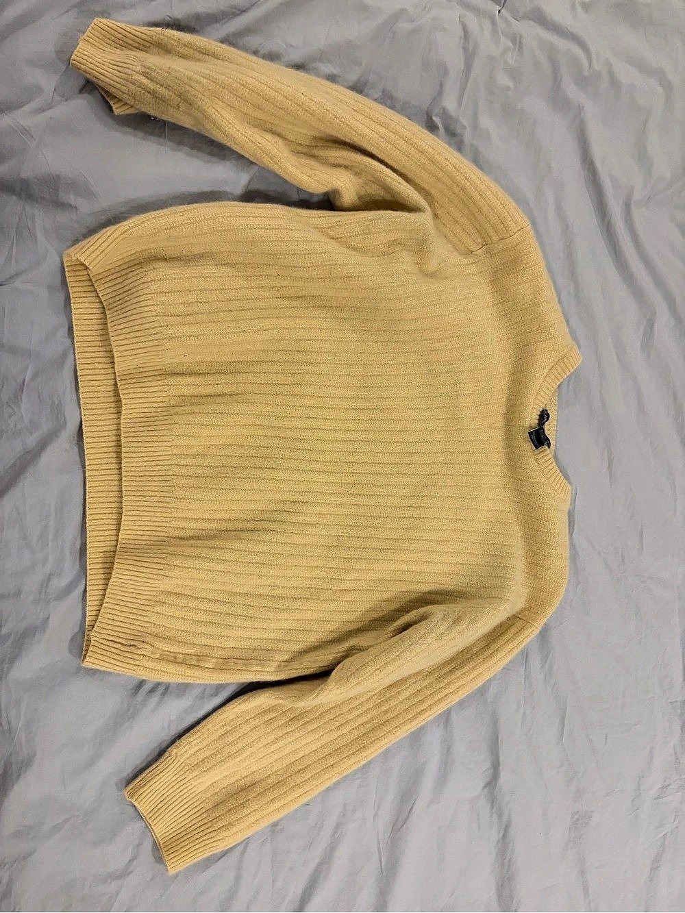 Saks Fifth Avenue Cashmere Crewneck Sweater in Yellow Like New